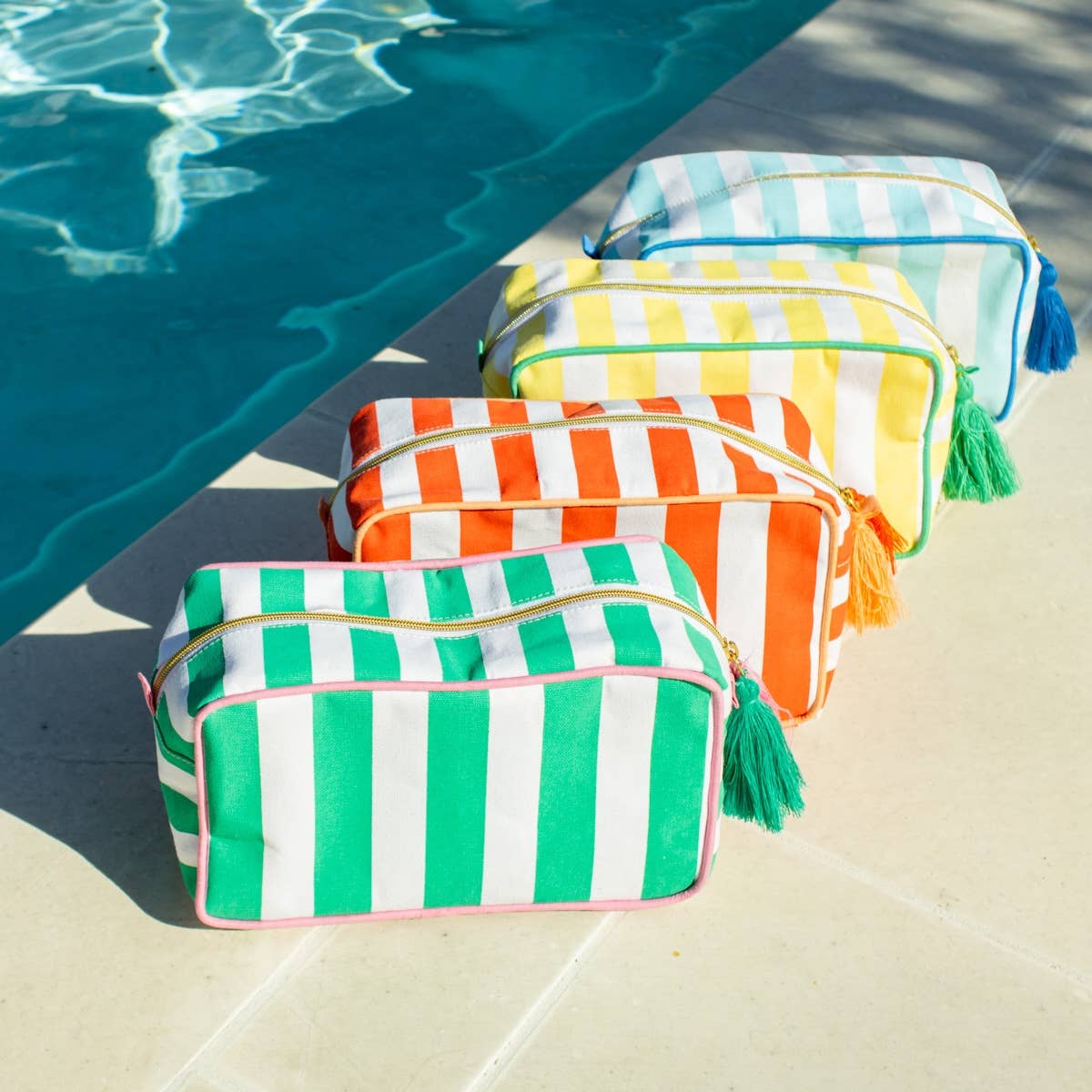 Megan Cosmetic   White/Capri   10x6x4